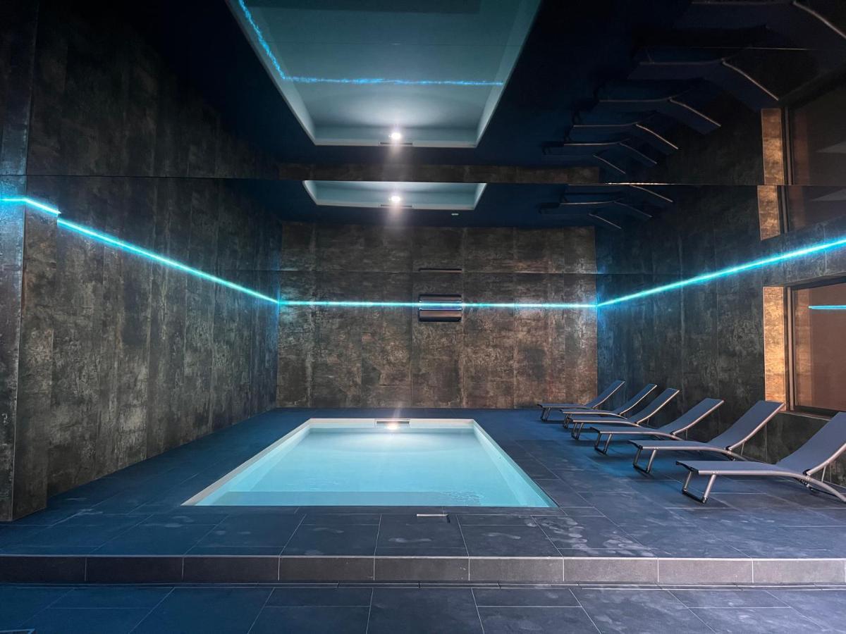 Villa 400m2 piscine intérieure chauffée Agde Extérieur photo