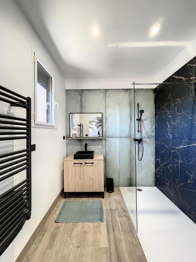 Villa 400m2 piscine intérieure chauffée Agde Extérieur photo