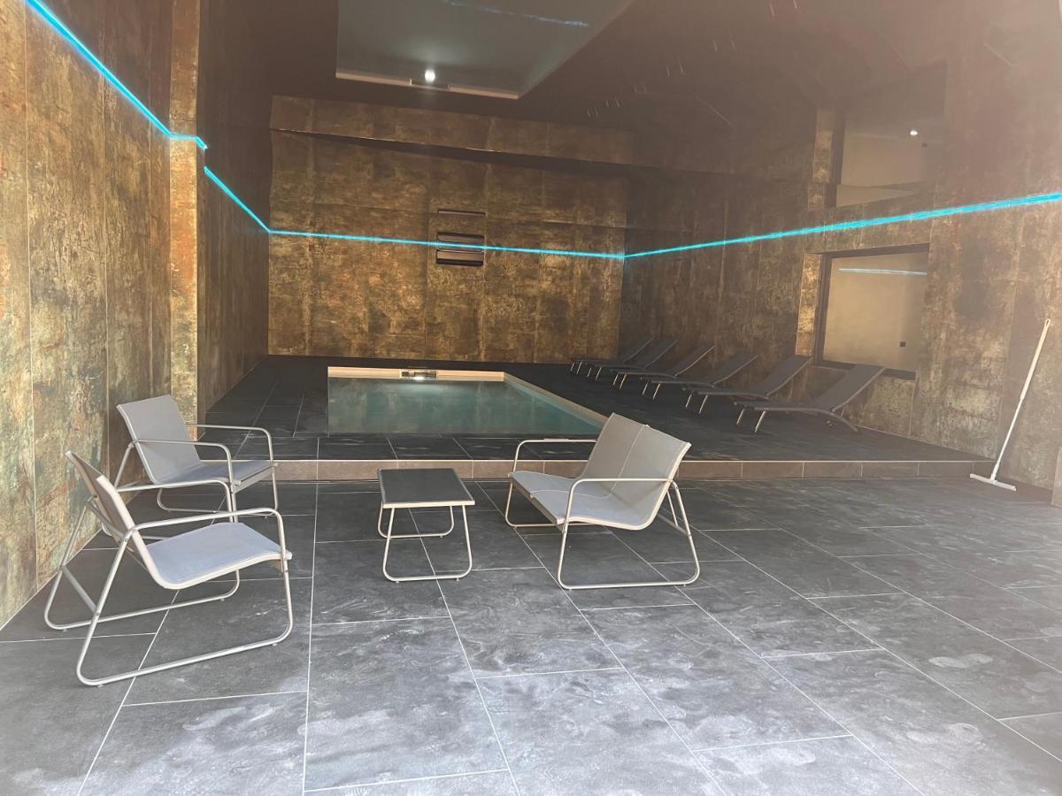 Villa 400m2 piscine intérieure chauffée Agde Extérieur photo