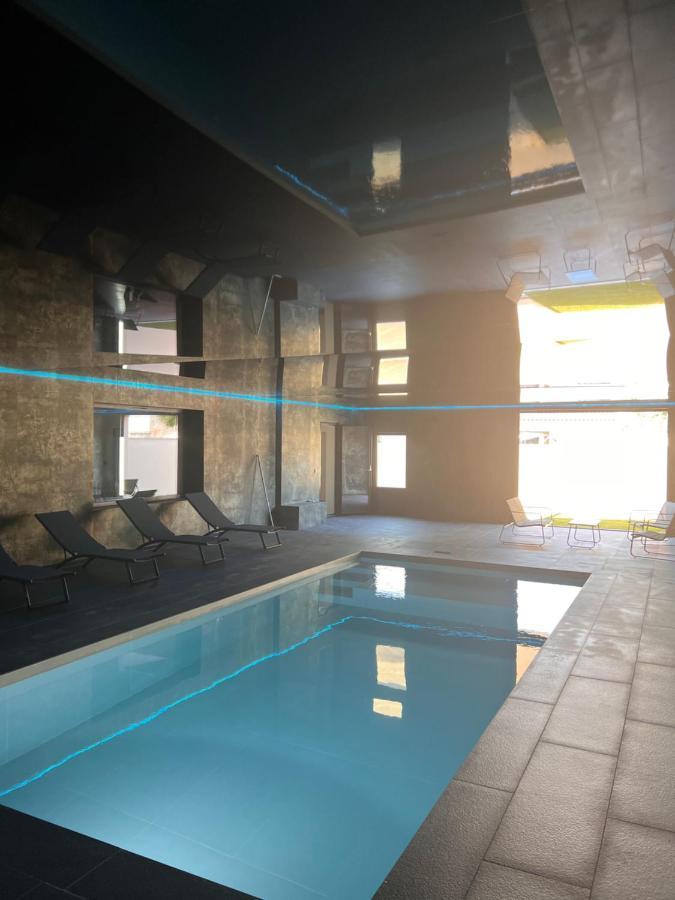 Villa 400m2 piscine intérieure chauffée Agde Extérieur photo